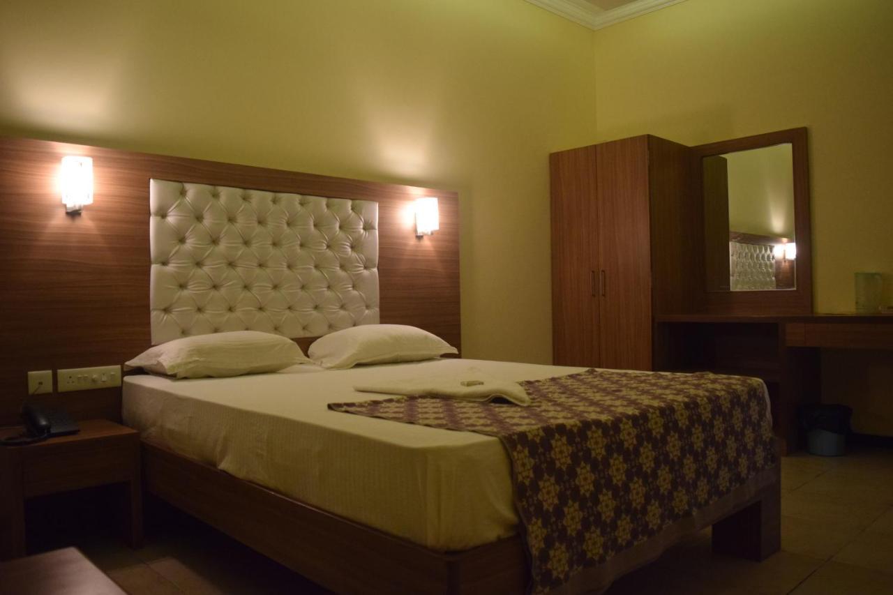 Hotel Kudla Rasa Prakash à Mangalore Extérieur photo